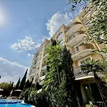 Messembria Palace - Menada