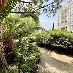 Messembria Palace - Menada *