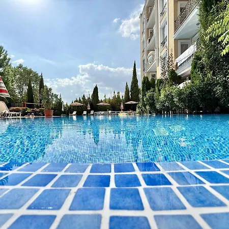 Messembria Palace - Menada Napospart