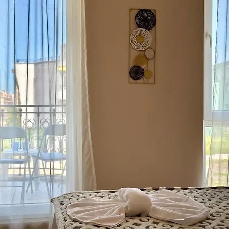 Messembria Palace - Menada Apartmán *