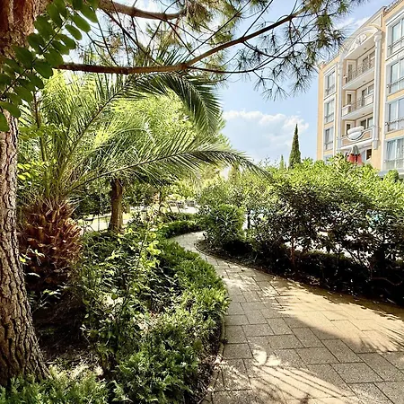 Messembria Palace - Menada *